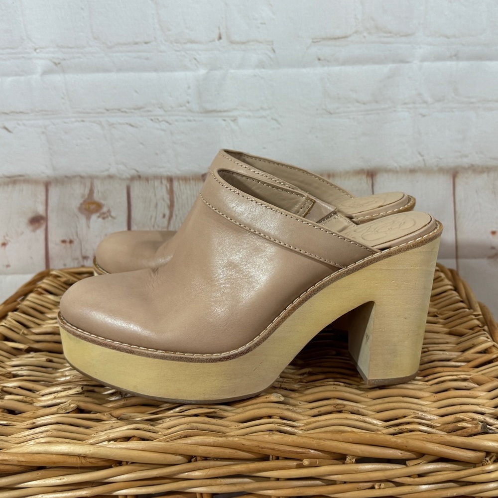 ANTONIO MELANI Kimberly Whitman Beige Tan Leather Wooden Clogs Mules Heels 7.5 - Picture 2 of 12